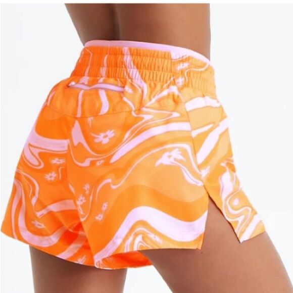 FABLETICS WOMEN’S BREATHE RUN SHORT WITH ZIP POCKET AND LINED IN SIZE XXS NWT - Picture 3 of 6